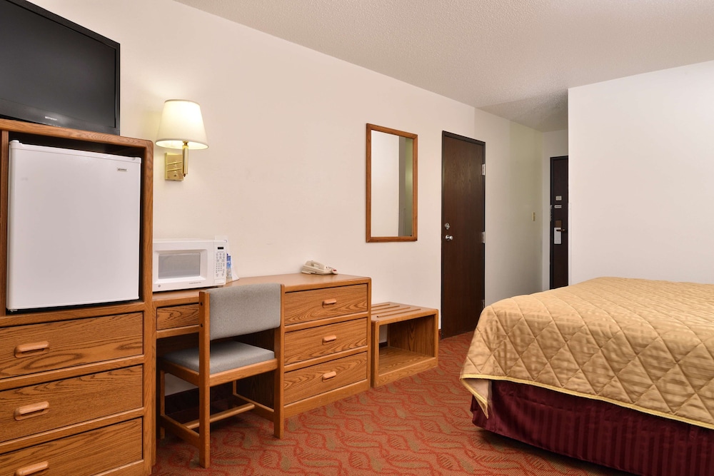 Suite, 1 King Bed, Smoking