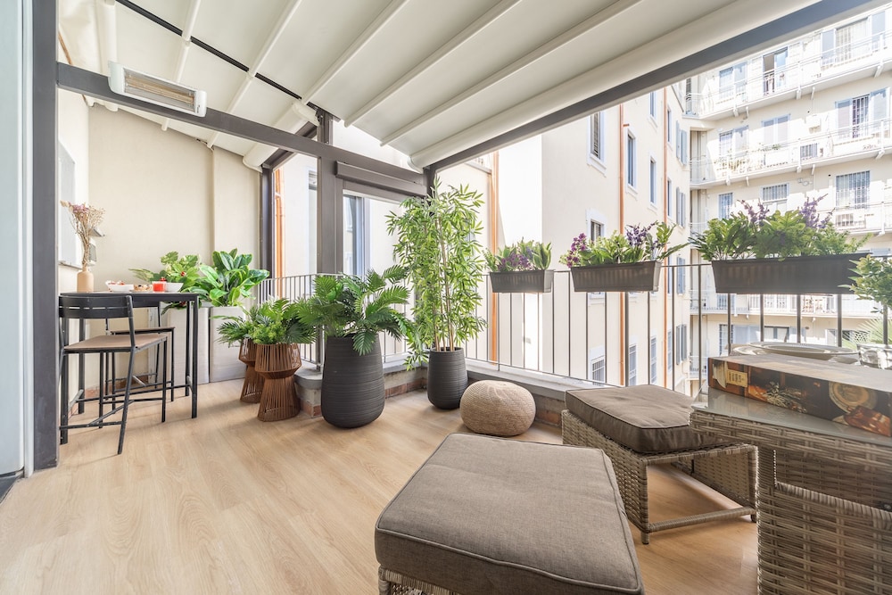 Apartment, Smoking