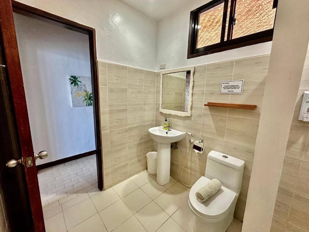 Basic Double Room, Ocean View photo 2