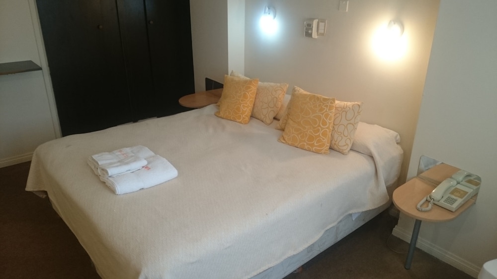 Standard Double Room, 1 Double or 2 Twin Beds, Non Smoking photo 2