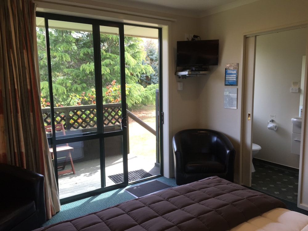 Standard Studio, Non Smoking, Balcony (King Twin Studio) photo 2