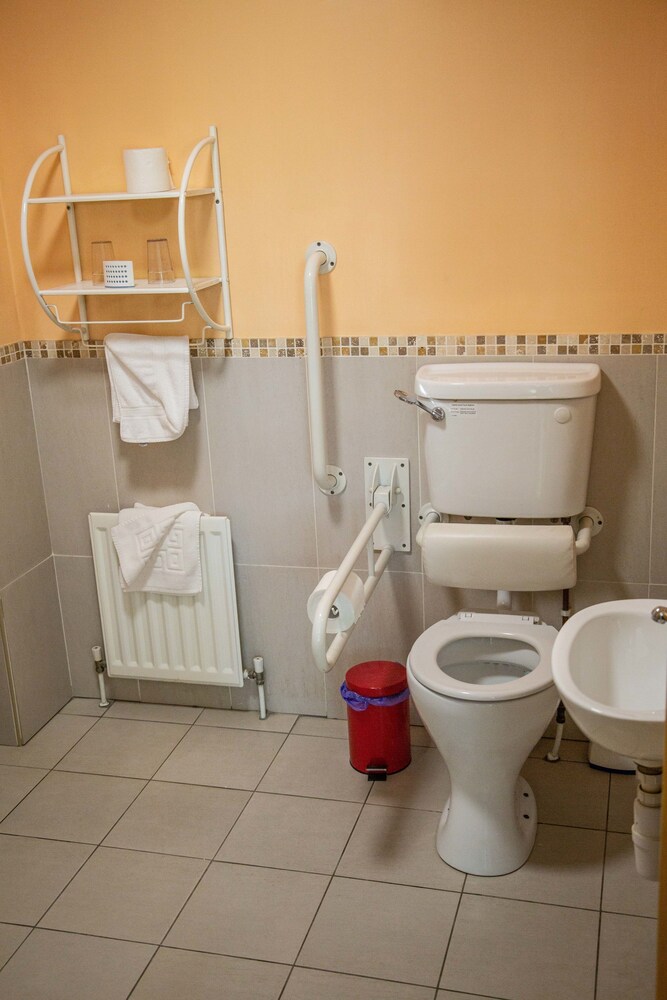 Double Room - Photo 9