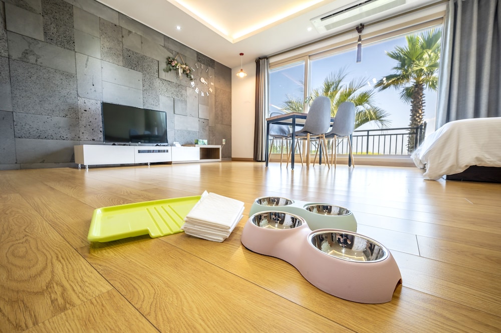 99sqm, Type C, 1st Floor, Pet friendly (Base occupancy 4, pay onsite 20000 KRW per extra person)