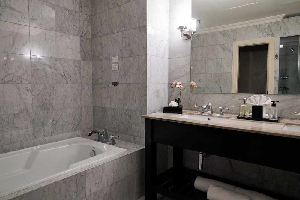Master Suite photo 3