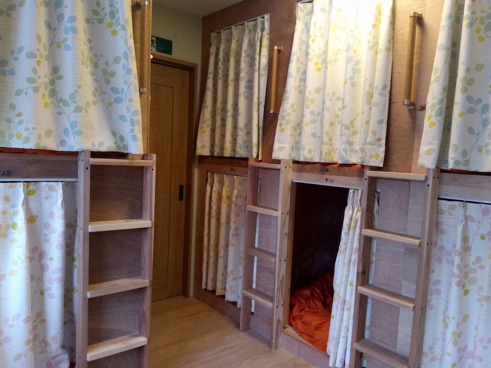 "A" female dormitory photo 1