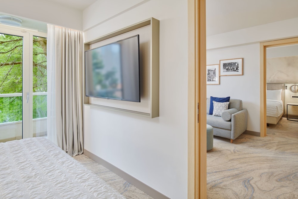 Family Suite, 2 Bedrooms, Courtyard View (Balcony)
