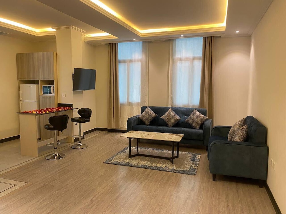 Junior Studio Suite