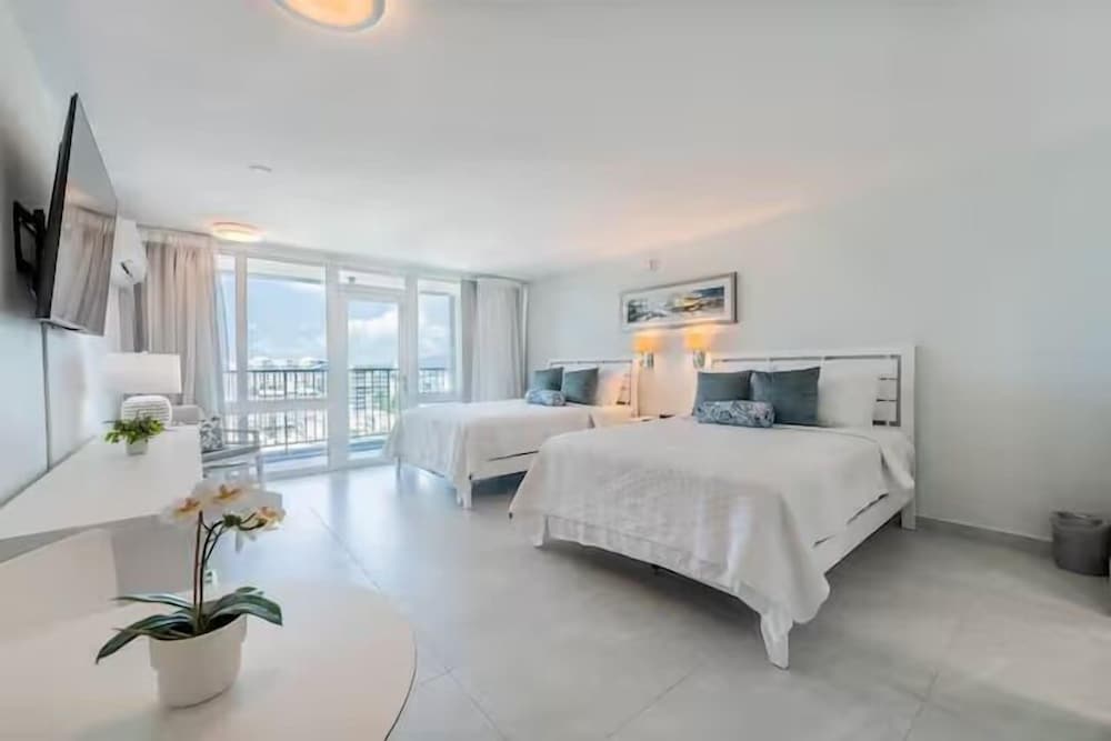 Superior Studio, 2 Double Beds photo 3