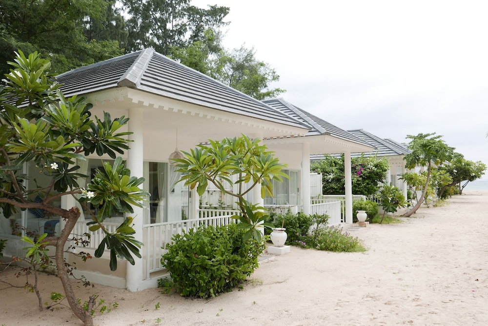Bungalow, Partial Sea View photo 2