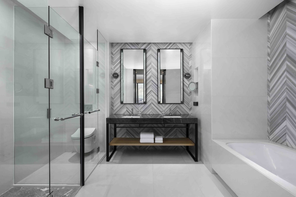 Presidential Suite, 2 Bedrooms, City View photo 2