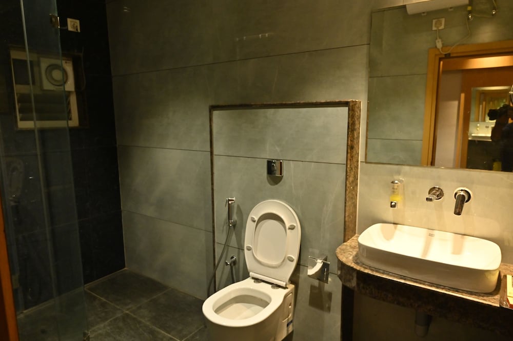 Studio Suite, Balcony, City View photo 3