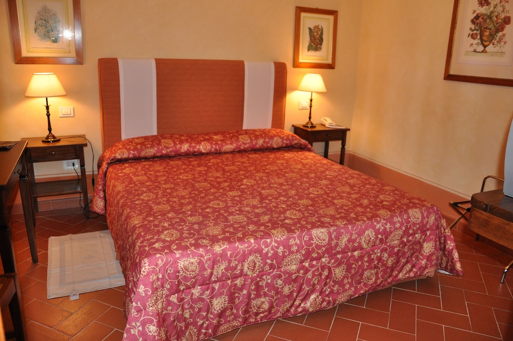Panoramic Room