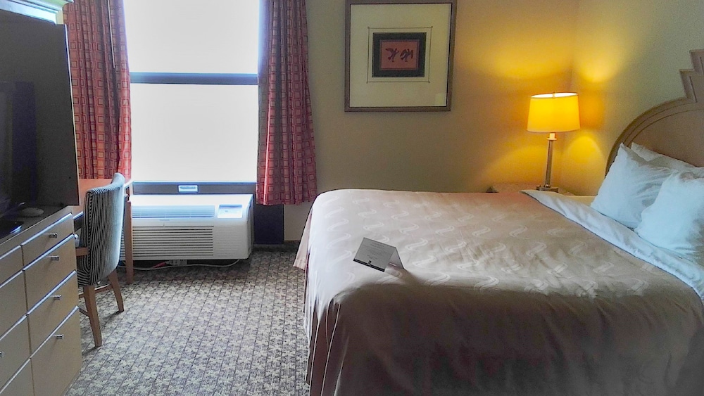 Standard Room, 1 King Bed - Photo 2