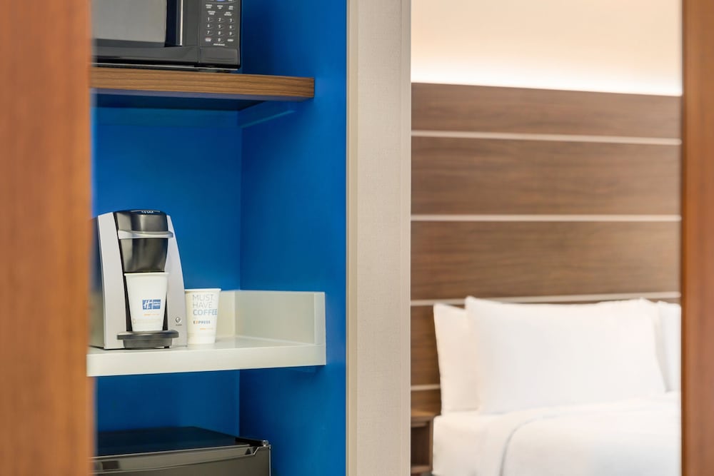 Suite, 1 King Bed (Extra Floor Space) - Photo 7