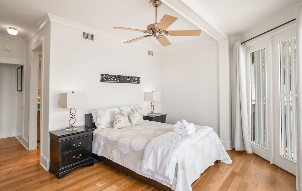 House, Multiple Beds, Kitchen, Ocean View photo 1