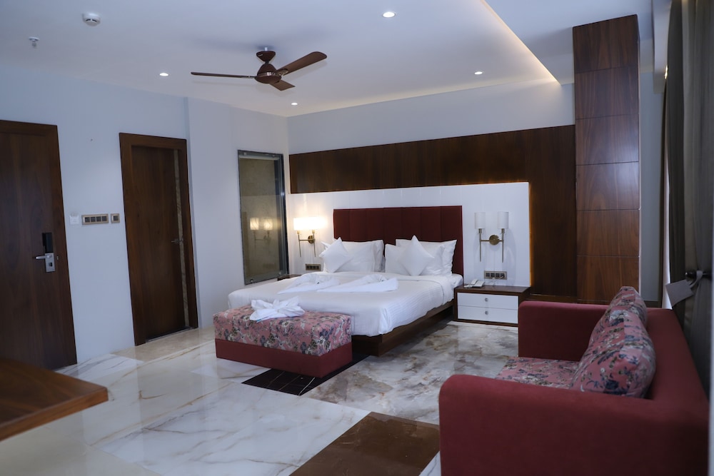 Royal Studio Suite
