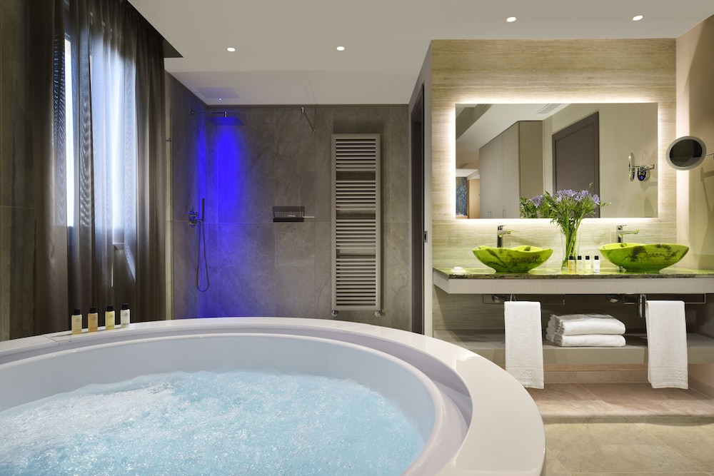 Deluxe Studio Suite photo 2
