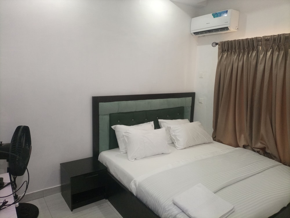 Deluxe Single Room