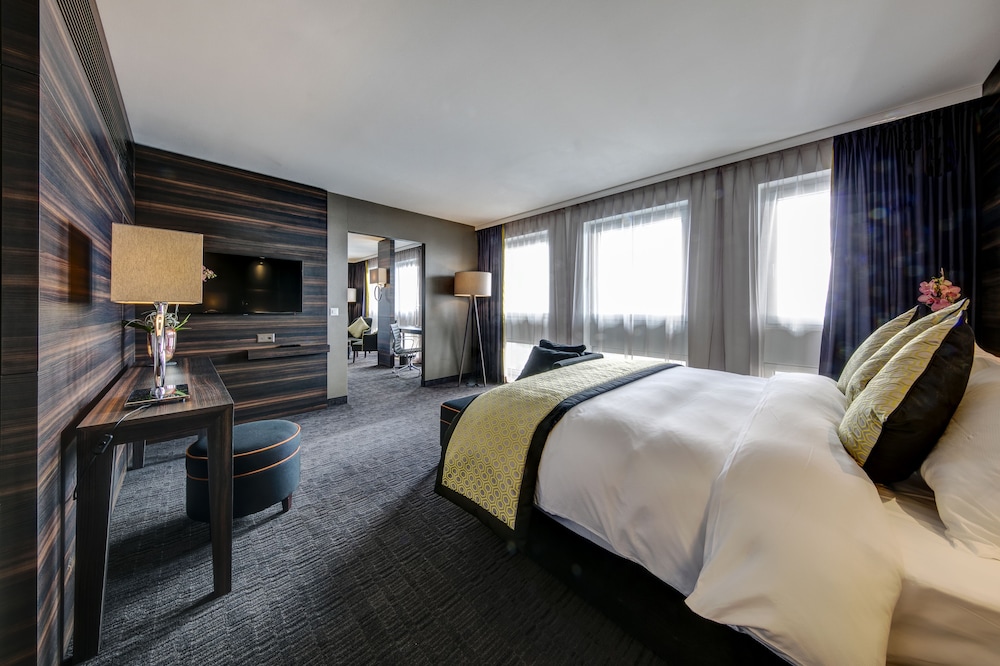 Superior Suite, City View - Photo 1