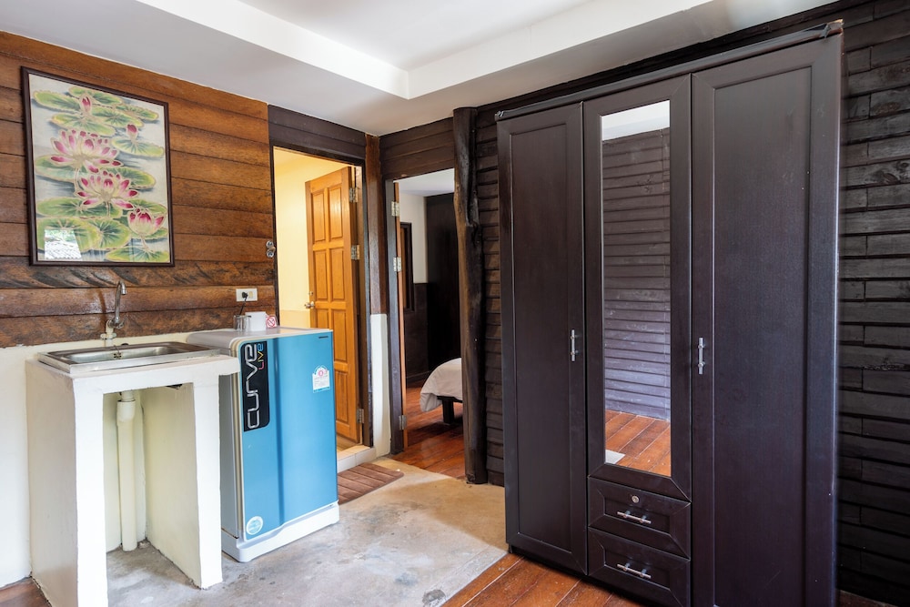Family Bungalow, 2 Bedrooms (Deluxe Family A/C Bungalow) photo 2