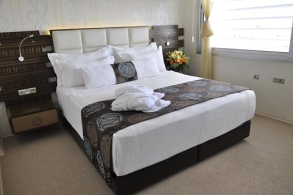Superior Suite - Photo 2