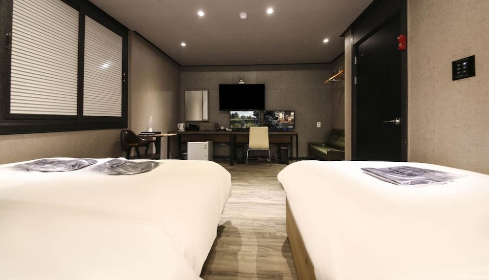 Business Twin Room photo 3
