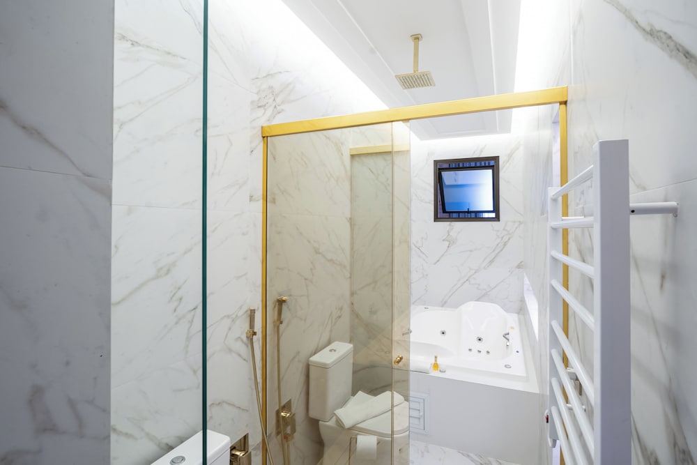 King Suite with Spa Bath