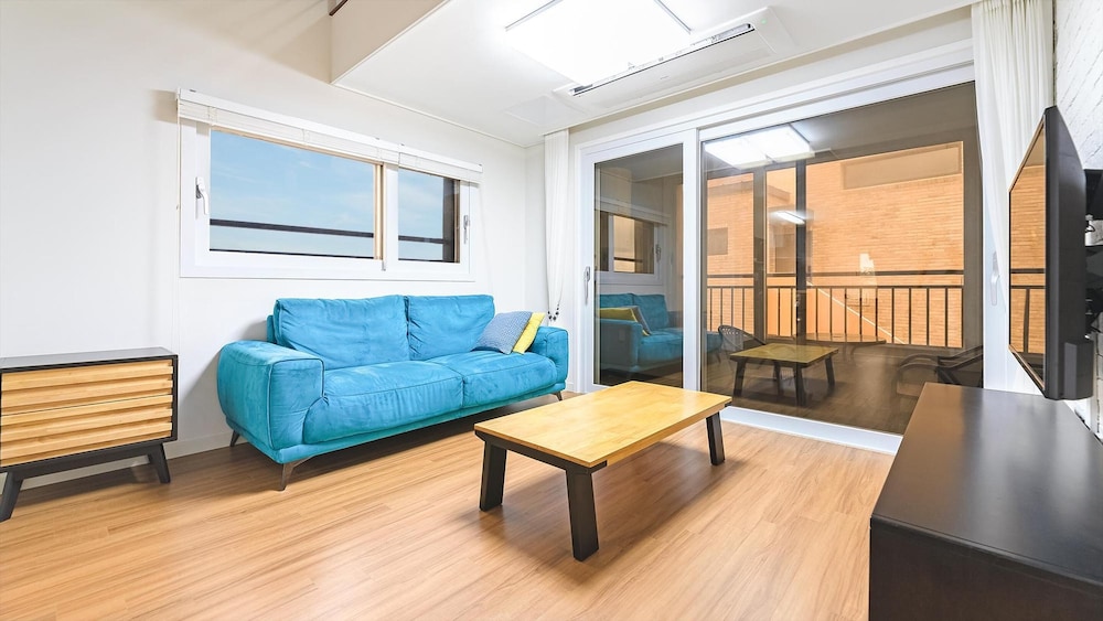 Basic Room, 1 Bedroom (301) - Photo 8
