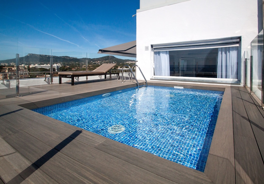 Suite Terrace Swimming Pool (Single Use) - Photo 6