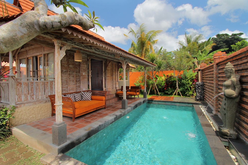 Joglo One-Bedroom Villa, Private Pool photo 2