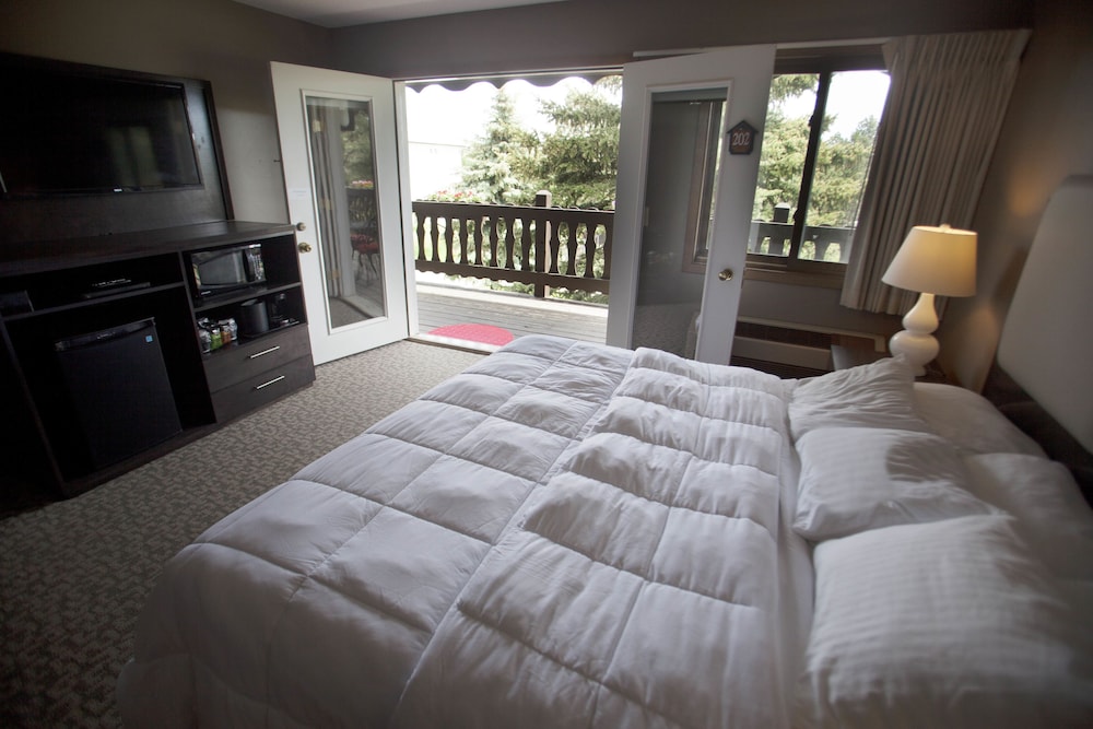 Comfort Room, 1 King Bed, Hot Tub photo 3