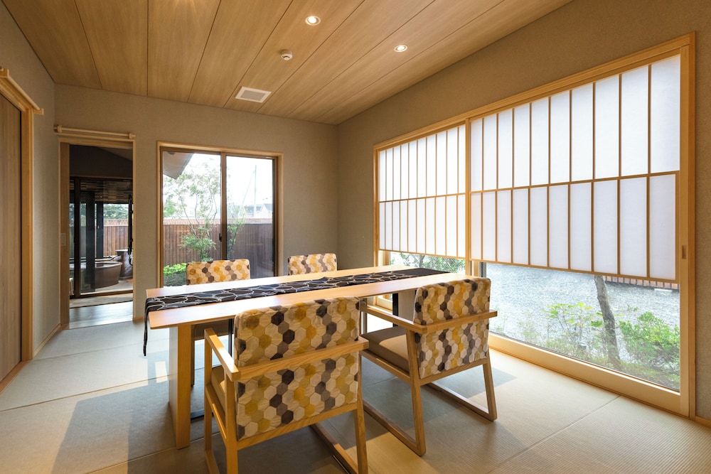 Deluxe Apartment, Balcony, Mountain View
