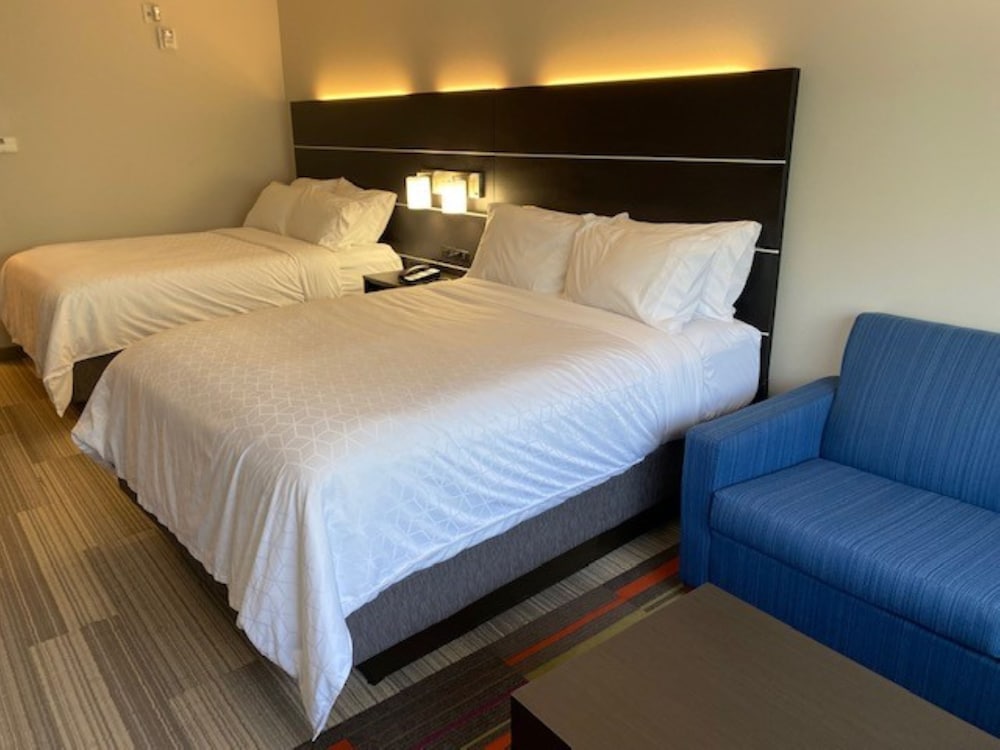 Suite, 2 Queen Beds, Accessible (Mobility, Accessible Tub) - Photo 1