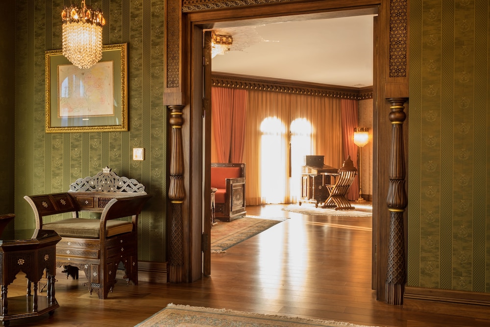 Sultan Suite