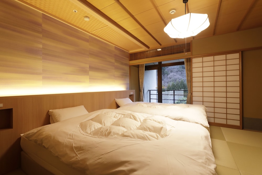Special 3 Japanese-Style Rooms With Beds (Main Room + Secondary Room+ Sub-Room,130sqm) Momoyamadai photo 3