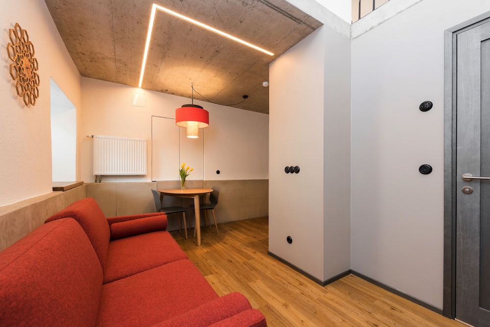 Split Level Apartment with Garden View photo 3