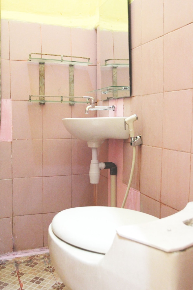 Standard Twin Room - Photo 7