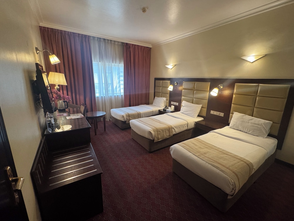 Standard Triple Room, City View