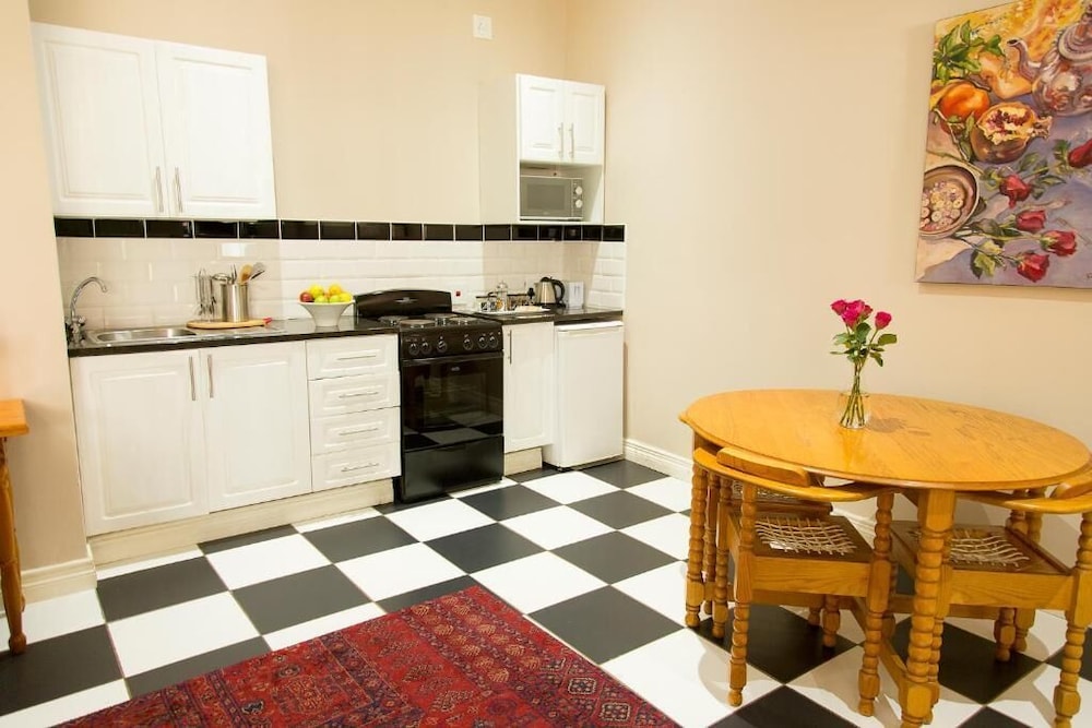 Executive Room - Photo 15