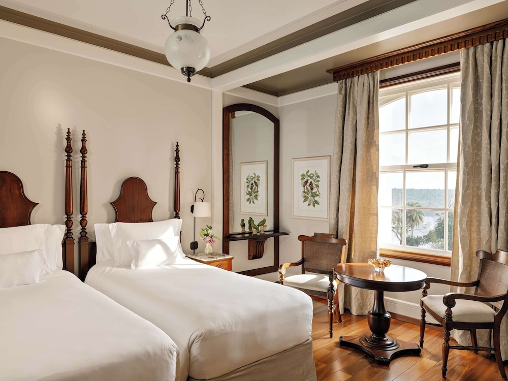 Deluxe Falls View Room - Photo 1