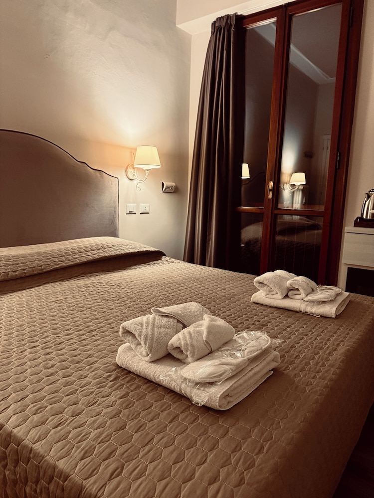 Basic Double Room