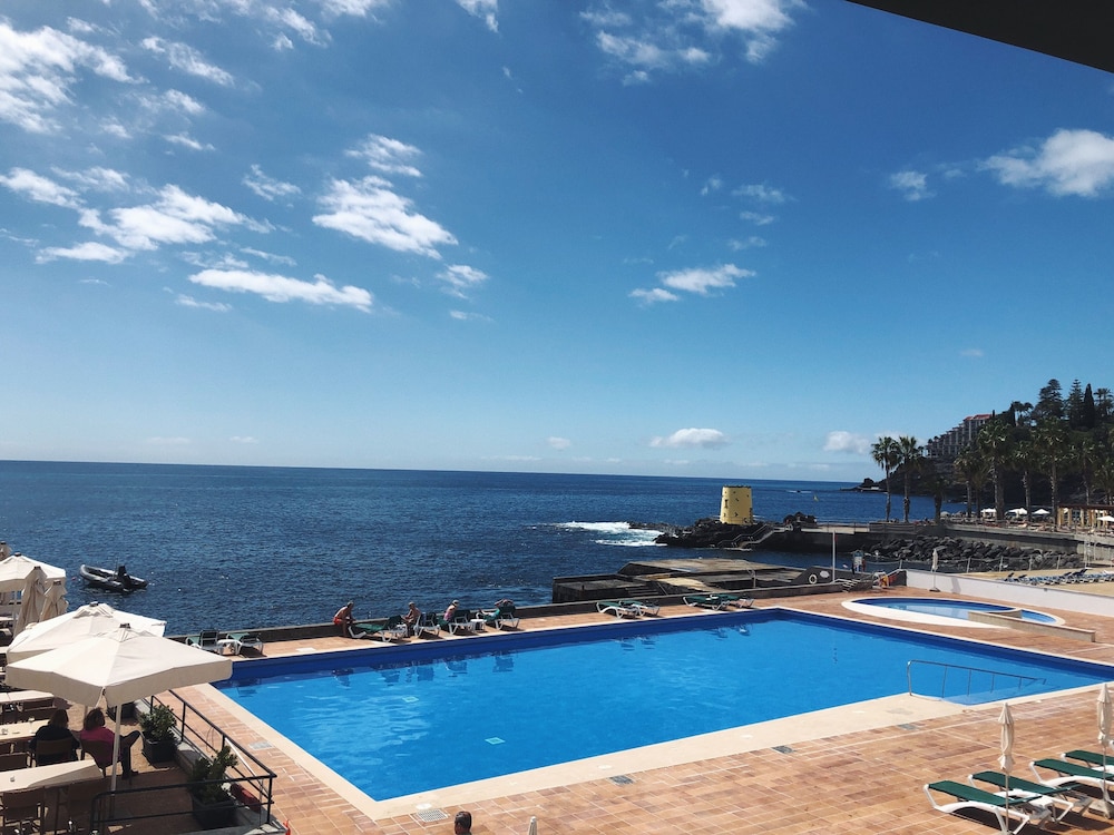 Standard Double Room, Terrace, Poolside thumbnail 5