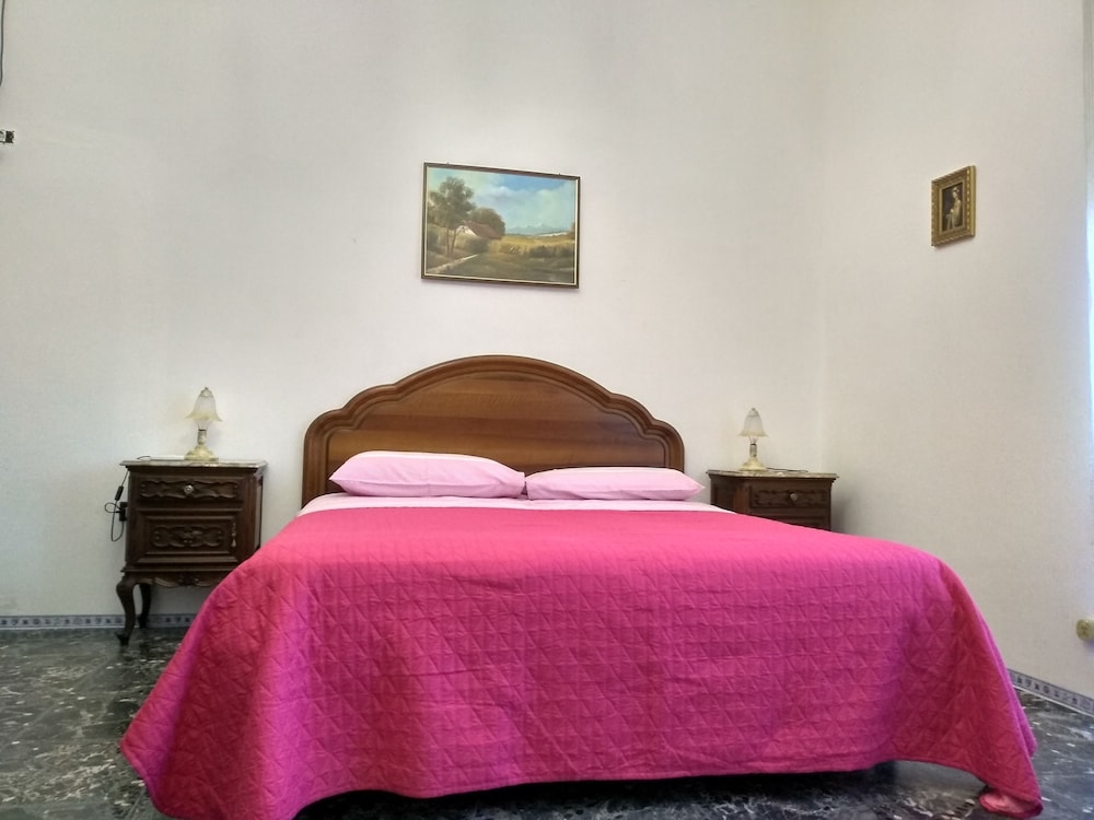 Triple Room, Multiple Beds, City View (Otranto) photo 3