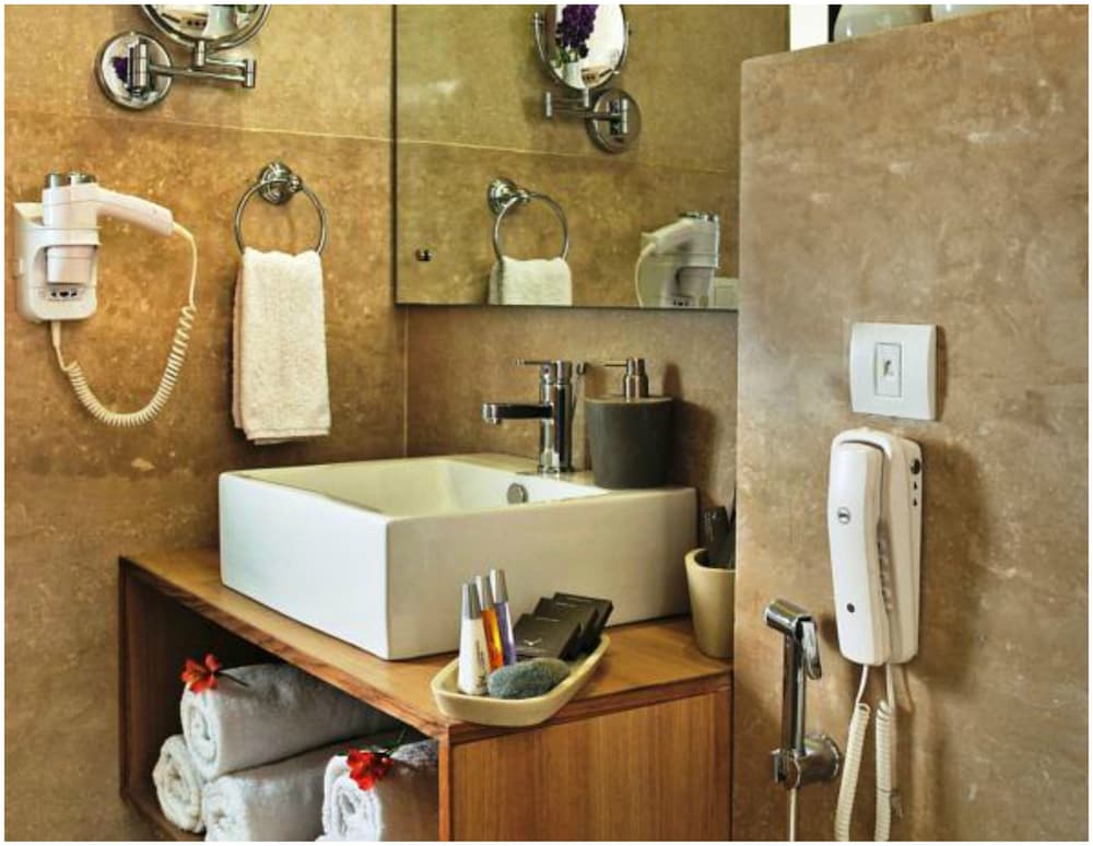 Executive Double Room, 1 Bedroom, Bathtub, Garden Area photo 3