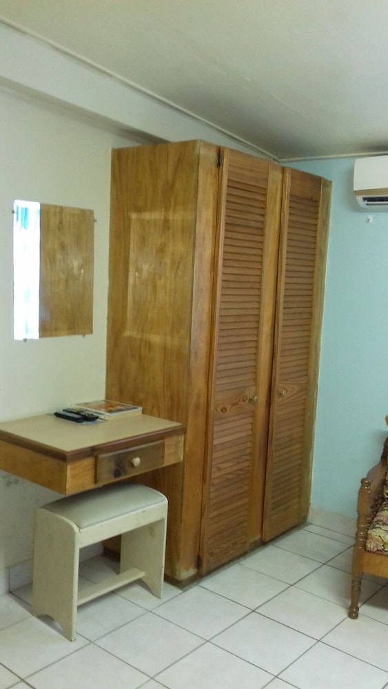 Standard Double Room (Fan Only) photo 2