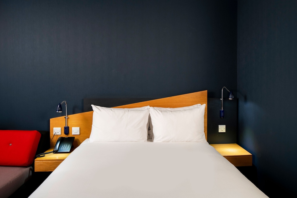Standard Room, 1 Double Bed with Sofa bed (with Free Hot Breakfast) - Photo 4