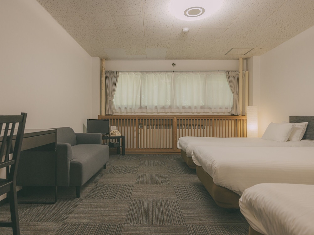 Western Room with 2 single beds - Toilet only, Non Smoking photo 3
