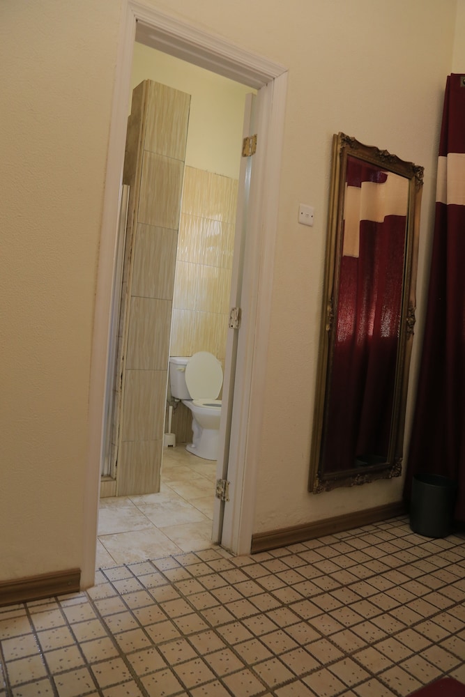 Deluxe Twin Room, 2 Queen Beds, Accessible, Courtyard View photo 3