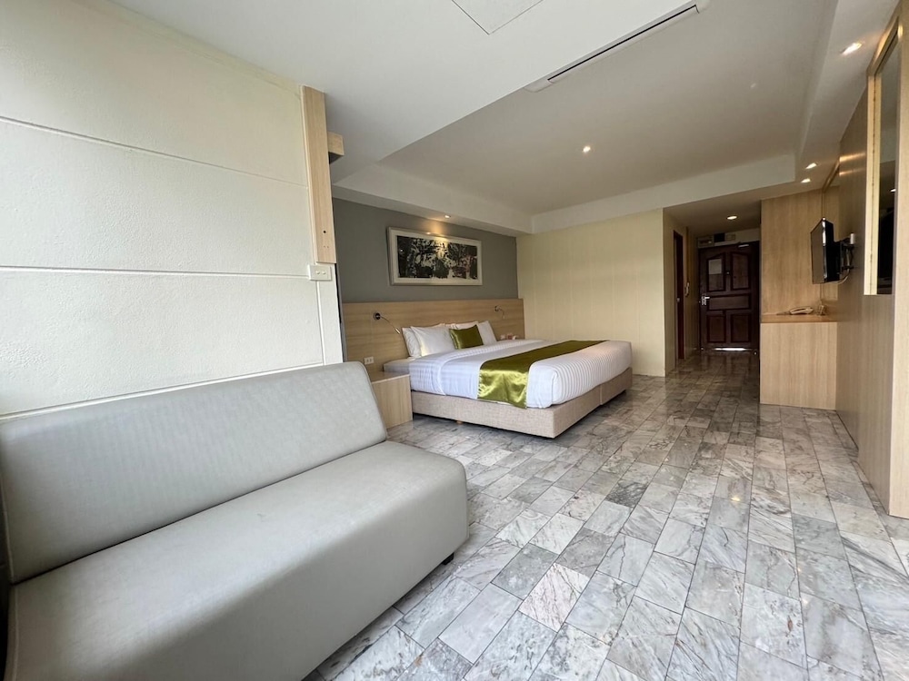 Deluxe Double Room photo 3
