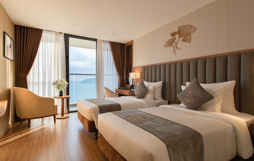 Deluxe Room with Twin Beds